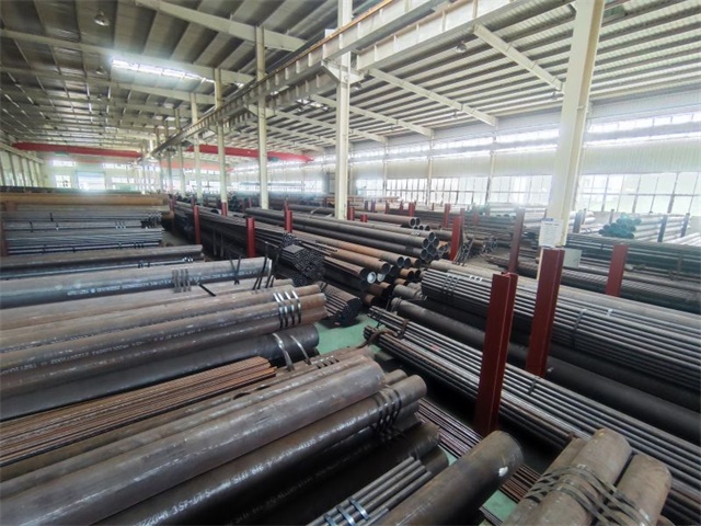 新疆15CrMoG高压锅炉用无缝钢管
